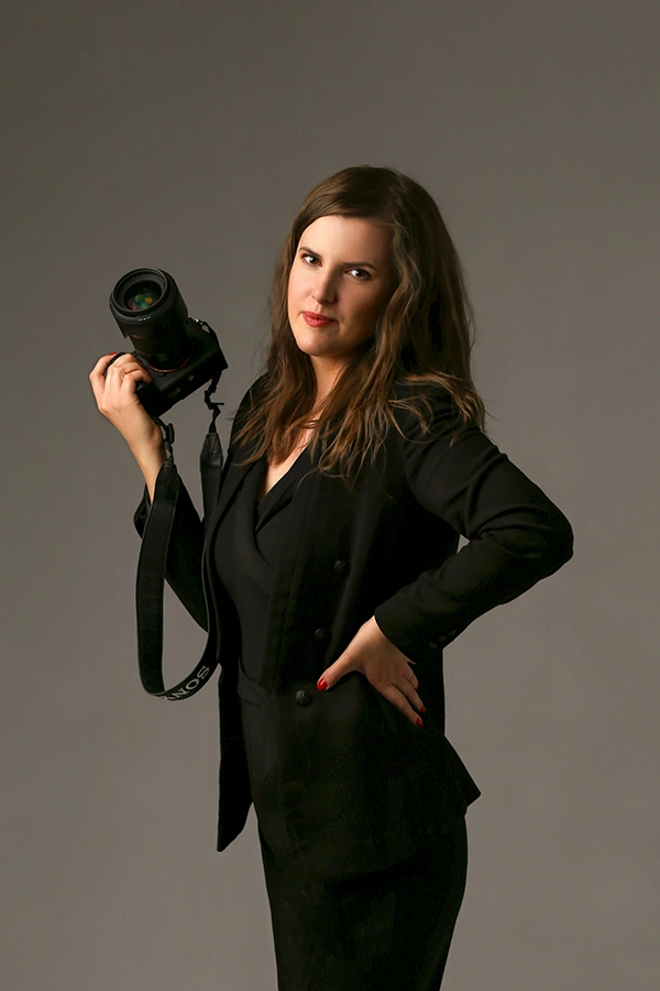 Profesjonalne zdjęcie Aleksandry Szwedzik, fotografki i dyrektor kreatywnego z Warszawy